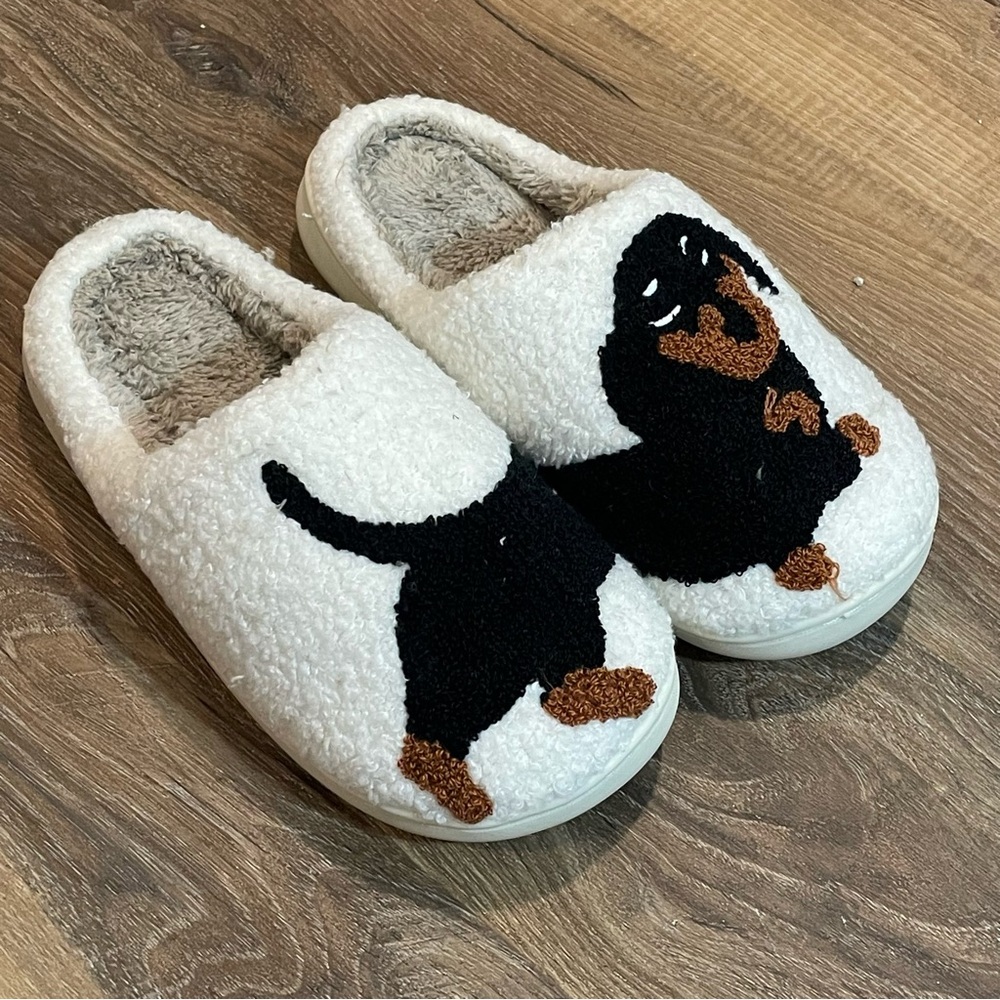 Cozy Dog-Themed Slippers - White and Black - Dachshund